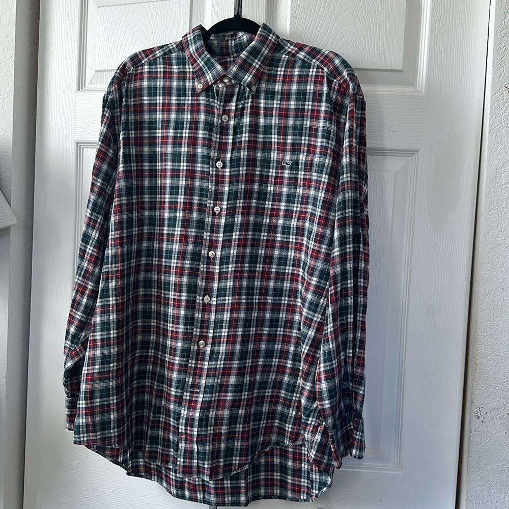 Vineyard Vines XL plaid button down shirt